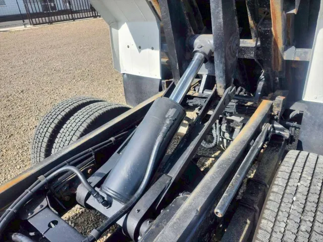 いすゞ エルフ TKG-NPR85YN(2WD)の写真15