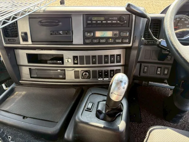 日野 プロフィア QDG-SS1EKDA(6x4)の写真22