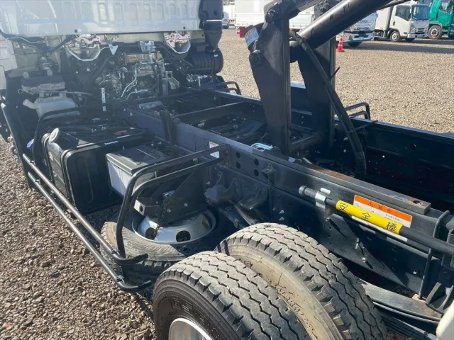 いすゞ フォワード 2RG-FRR90S1(2WD)の写真15