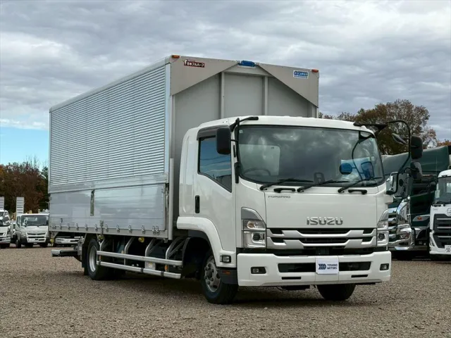 いすゞ フォワード 2RG-FRR90T2(2WD)の写真2