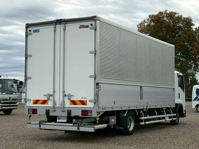 いすゞ フォワード 2RG-FRR90T2(2WD)の写真4