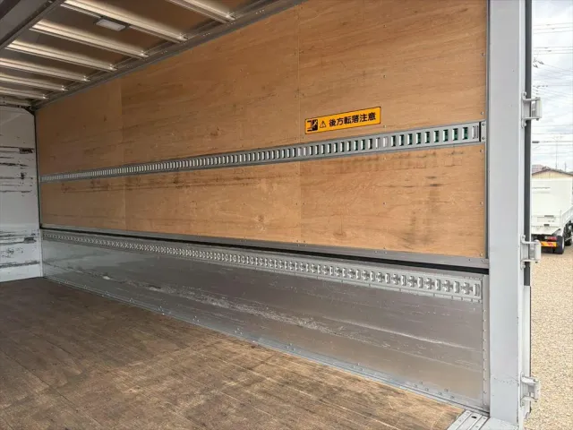 いすゞ フォワード 2RG-FRR90T2(2WD)の写真10