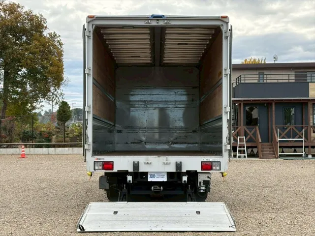 いすゞ フォワード 2RG-FRR90T2(2WD)の写真12