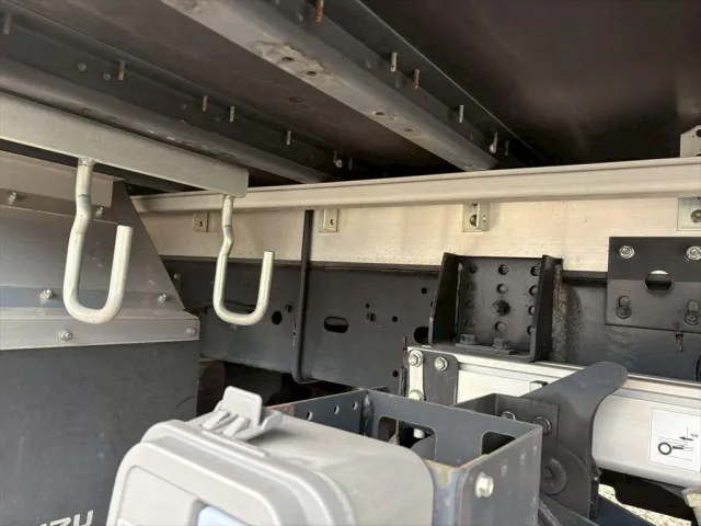 いすゞ フォワード 2RG-FRR90T2(2WD)の写真16