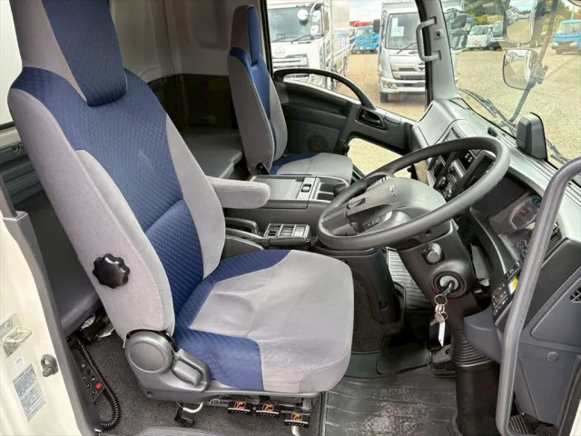 いすゞ フォワード 2RG-FRR90T2(2WD)の写真21