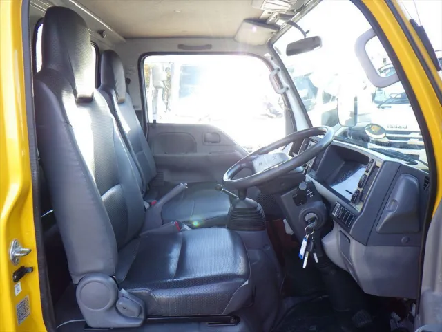 いすゞ エルフ TKG-NKR85N(2WD)の写真21