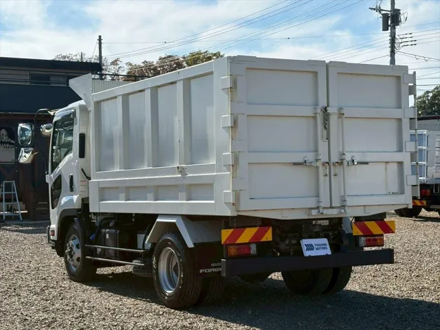 いすゞ フォワード 2RG-FRR90S1(2WD)の写真3