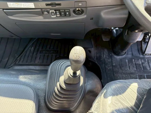 いすゞ フォワード 2RG-FRR90S1(2WD)の写真23