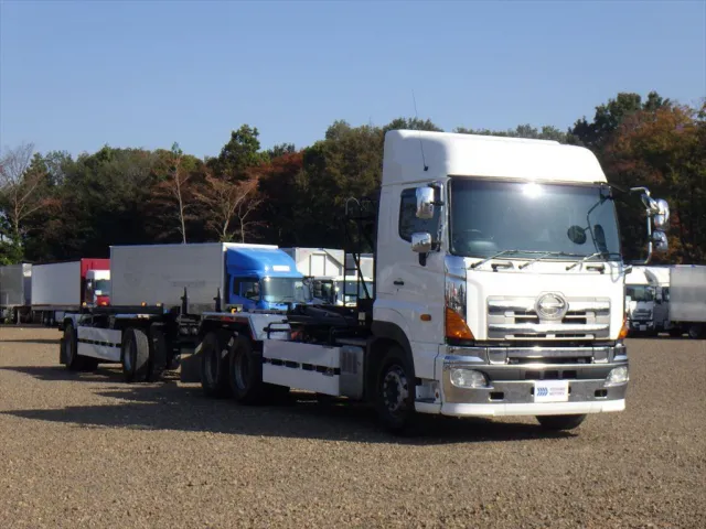 日野 プロフィア QDG-FS1EREA(6x4)の写真2