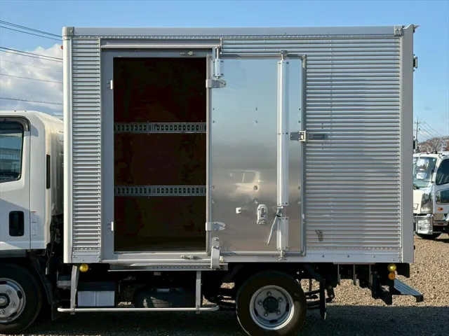 いすゞ エルフ 2RG-NLR88AN(2WD)の写真14