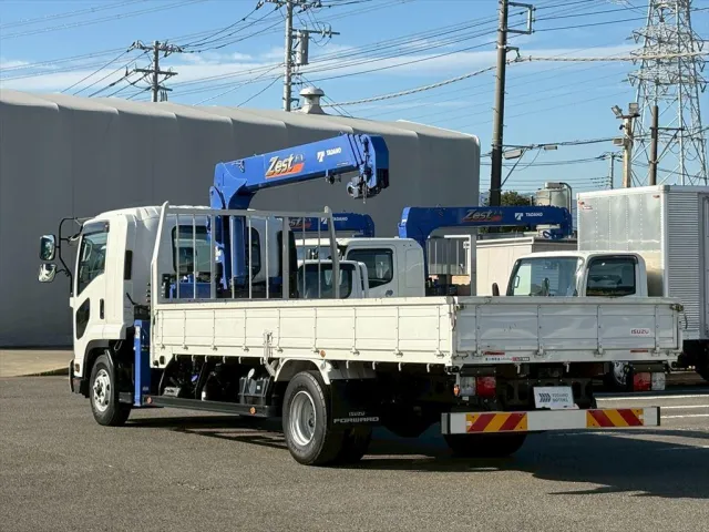 いすゞ フォワード 2PG-FRR90S2(2WD)の写真3