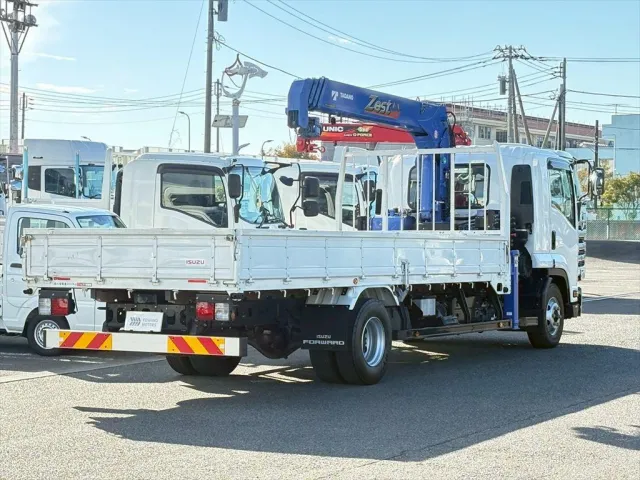 いすゞ フォワード 2PG-FRR90S2(2WD)の写真4