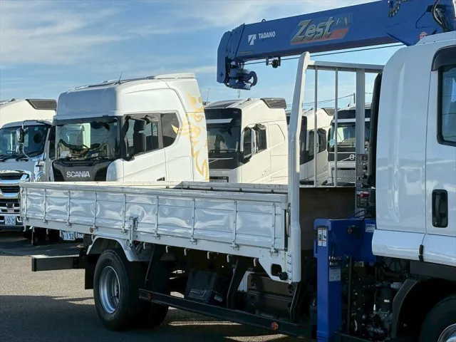 いすゞ フォワード 2PG-FRR90S2(2WD)の写真5