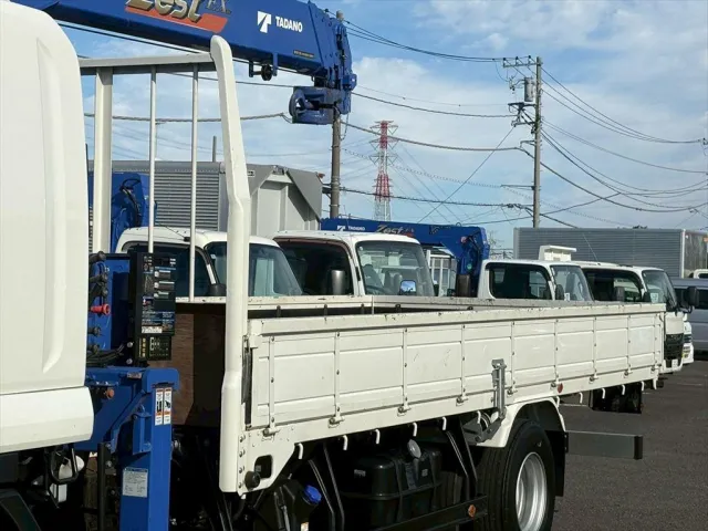 いすゞ フォワード 2PG-FRR90S2(2WD)の写真6