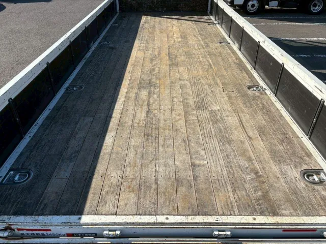 いすゞ フォワード 2PG-FRR90S2(2WD)の写真8