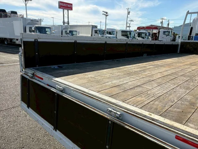 いすゞ フォワード 2PG-FRR90S2(2WD)の写真9