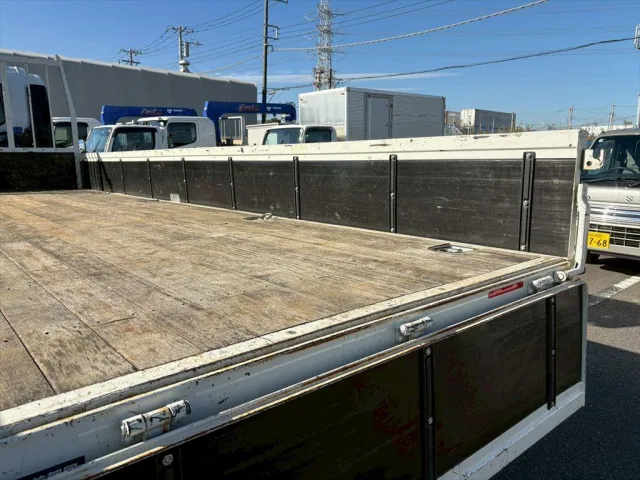 いすゞ フォワード 2PG-FRR90S2(2WD)の写真10