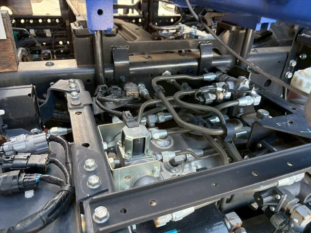 いすゞ フォワード 2PG-FRR90S2(2WD)の写真15