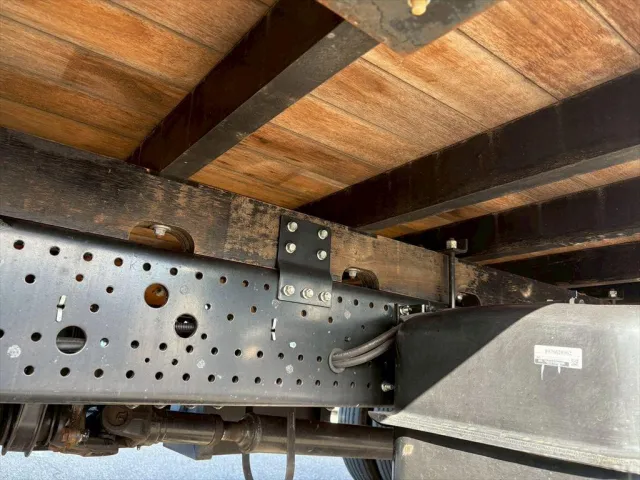 いすゞ フォワード 2PG-FRR90S2(2WD)の写真17