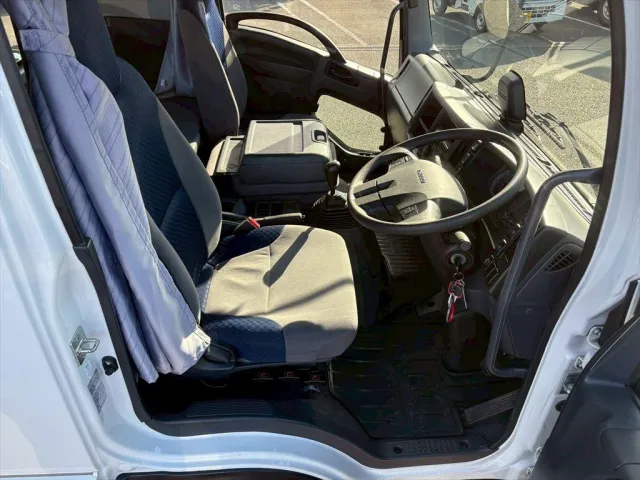 いすゞ フォワード 2PG-FRR90S2(2WD)の写真21