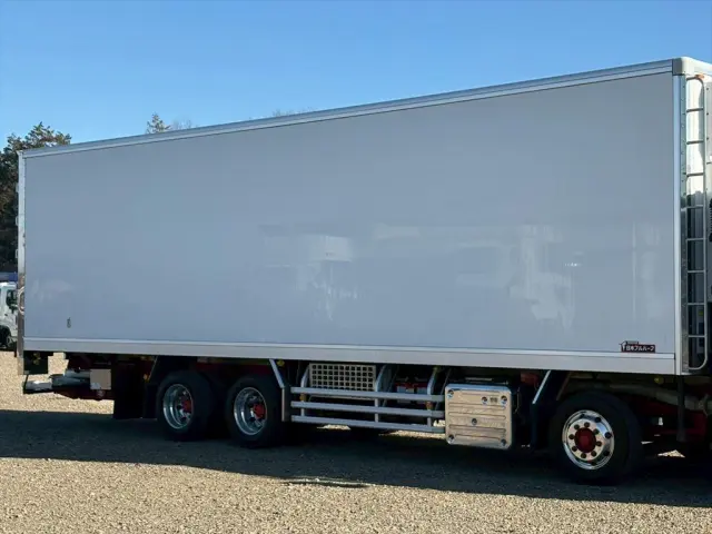 いすゞ ギガ 2KG-CYJ77C(8x4)の写真5