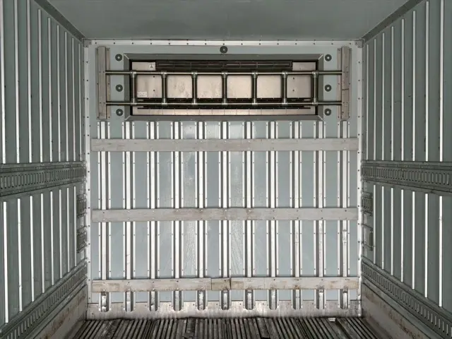 いすゞ ギガ 2KG-CYJ77C(8x4)の写真7