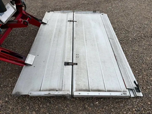 いすゞ ギガ 2KG-CYJ77C(8x4)の写真12