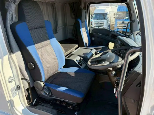 いすゞ ギガ 2KG-CYJ77C(8x4)の写真21