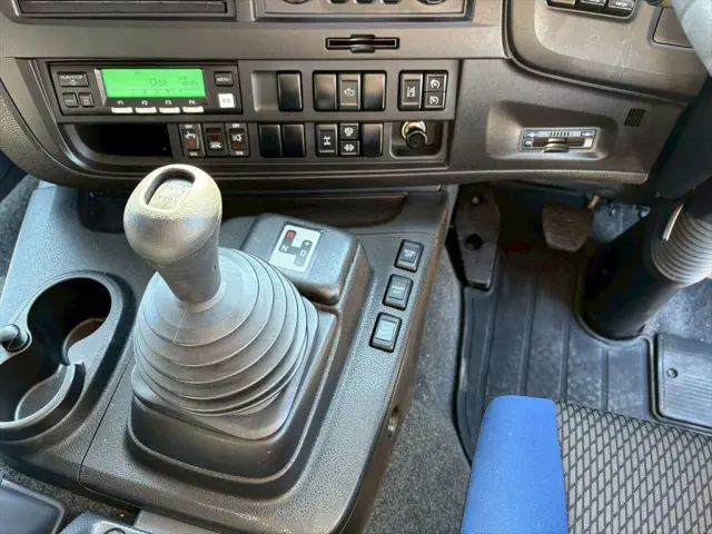 いすゞ ギガ 2KG-CYJ77C(8x4)の写真23