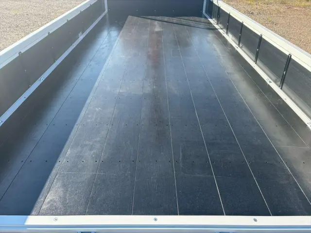 三菱 デリカ 2KG-FK62F(2WD)の写真8