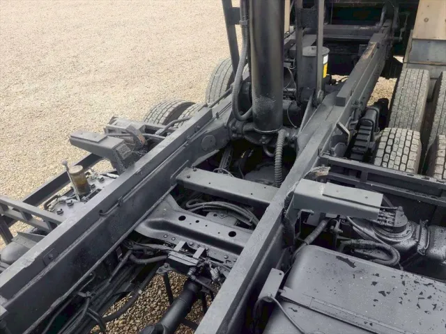 日野 プロフィア LKG-FS1AKAA(6x4)の写真14