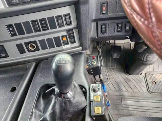 日野 プロフィア LKG-FS1AKAA(6x4)の写真23