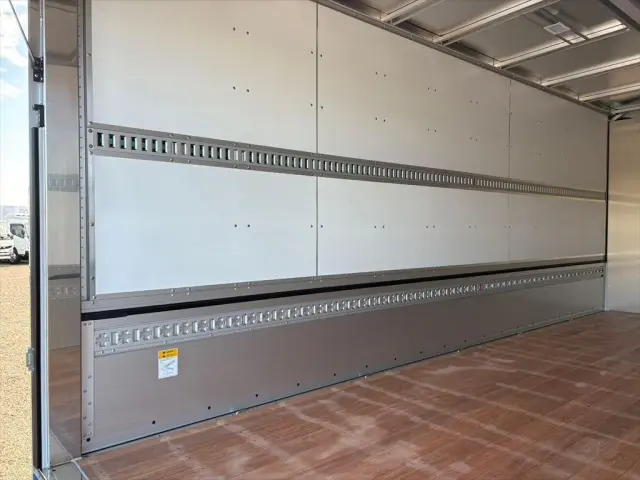 三菱 デリカ 2KG-FK65F(2WD)の写真9