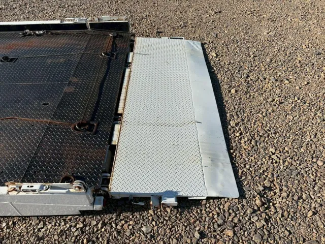 いすゞ エルフ SKG-NPR85YN(2WD)の写真12