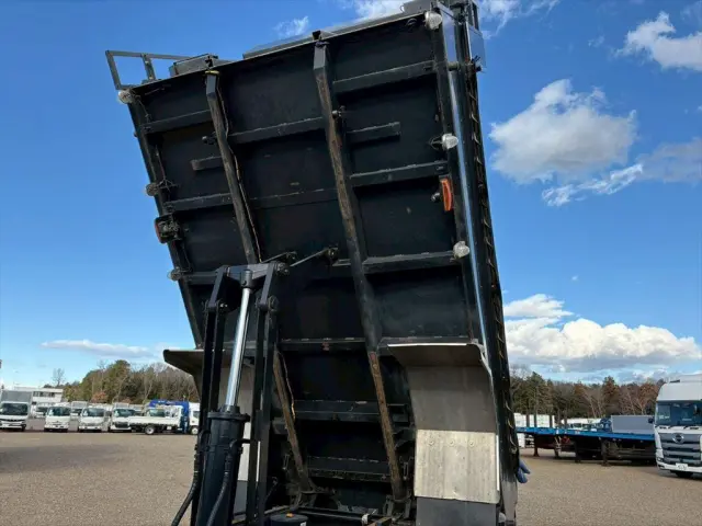 いすゞ フォワード 2PG-FTR90U2(2WD)の写真13