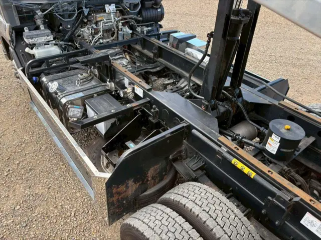 いすゞ フォワード 2PG-FTR90U2(2WD)の写真15