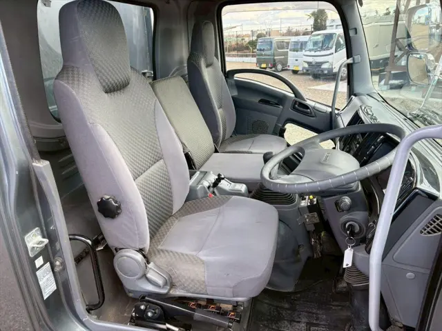 いすゞ フォワード 2PG-FTR90U2(2WD)の写真21