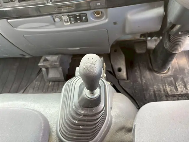 いすゞ フォワード 2PG-FTR90U2(2WD)の写真23