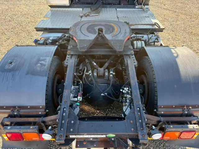 いすゞ ギガ QKG-EXD52BD(2WD)の写真8