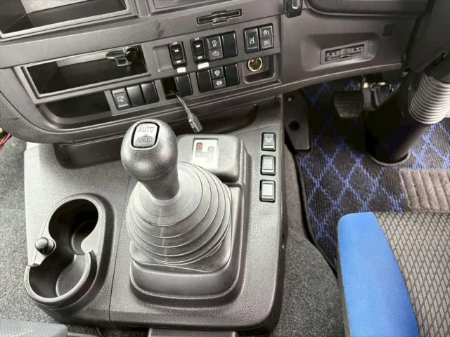 いすゞ ギガ QKG-EXD52BD(2WD)の写真23