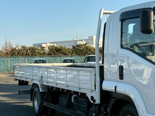 いすゞ エルフ 2PG-FRR90S2(2WD)の写真5