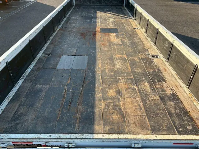 いすゞ エルフ 2PG-FRR90S2(2WD)の写真8