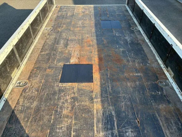 いすゞ エルフ 2PG-FRR90S2(2WD)の写真11