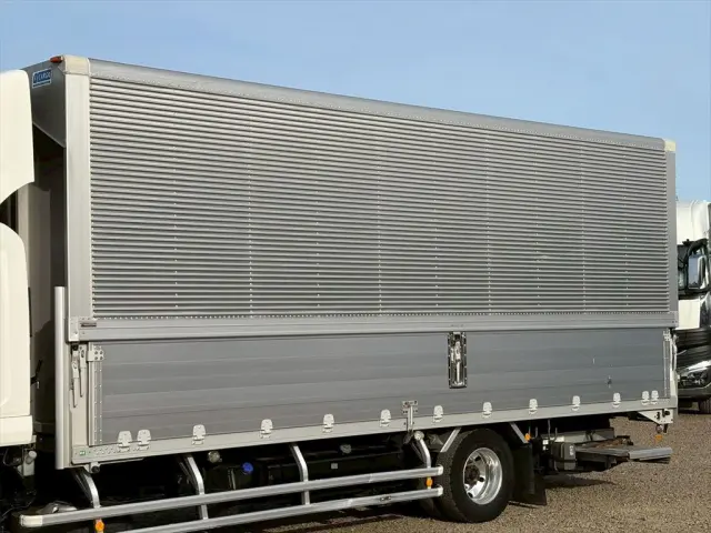 いすゞ フォワード 2RG-FRR90T2(2WD)の写真6