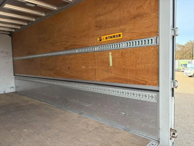 いすゞ フォワード 2RG-FRR90T2(2WD)の写真10