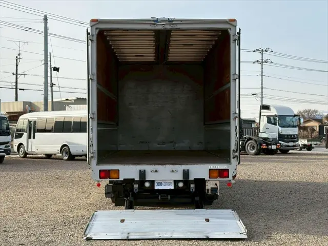 いすゞ フォワード 2RG-FRR90T2(2WD)の写真11