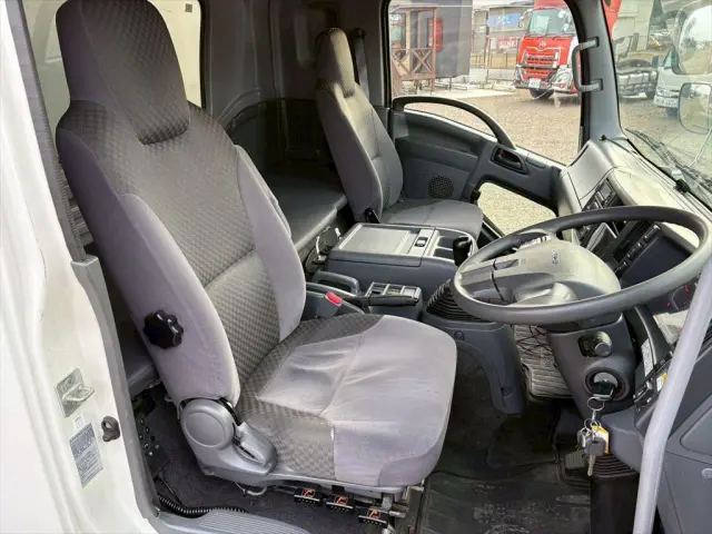 いすゞ フォワード 2RG-FRR90T2(2WD)の写真21