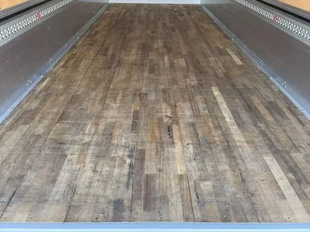 いすゞ フォワード 2RG-FTR90V4(2WD)の写真8