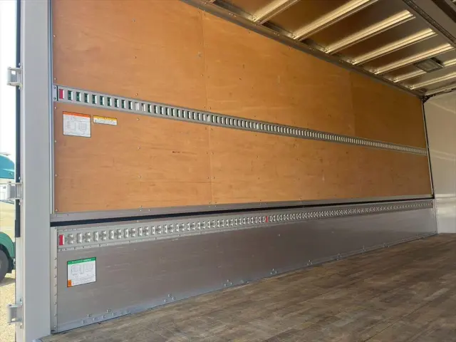 いすゞ フォワード 2RG-FTR90V4(2WD)の写真9