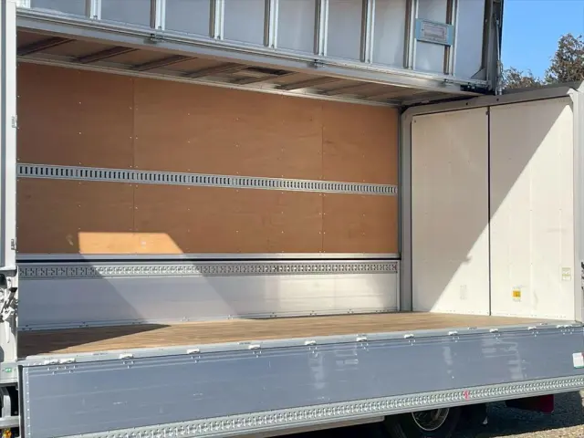 いすゞ フォワード 2RG-FTR90V4(2WD)の写真11